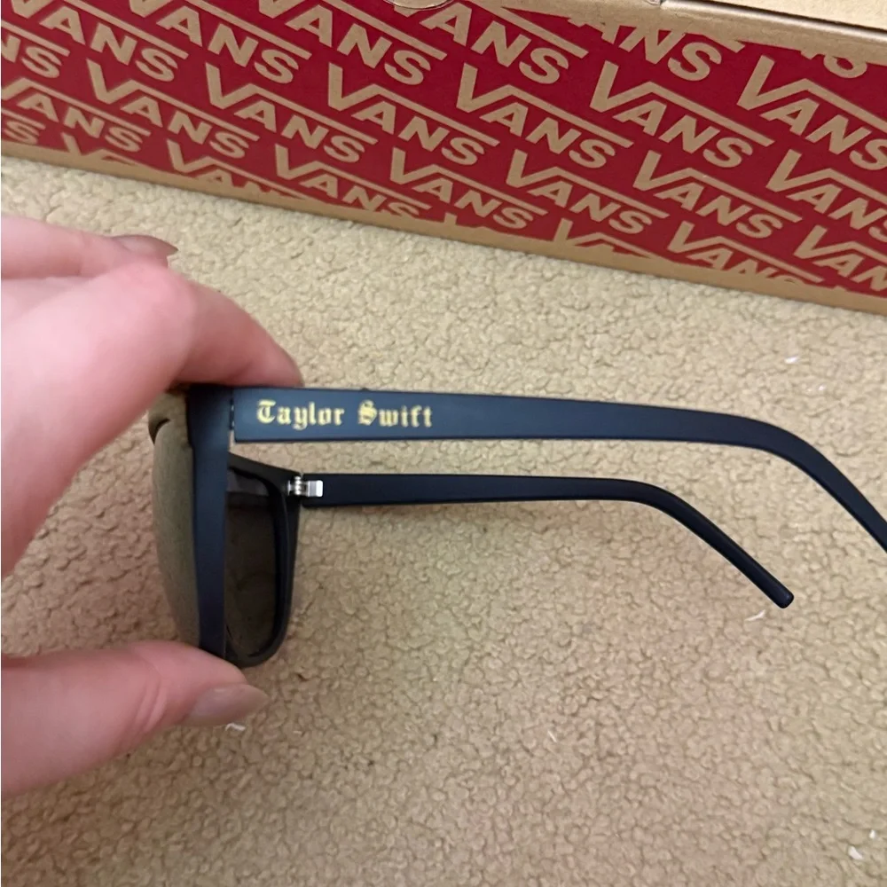 Taylor Swift Reputation Gold Sunglasses - Picture 4 of 4